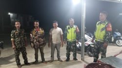 Patroli dan Komsos Malam, Perkuat Keamanan Lingkungan Bersama Warga Patroli dan Komsos Malam, Perkuat Keamanan Lingkungan Bersama Warga