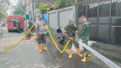 Danramil 03 Serengan Pimpin Langsung Kerja Bakti Pasca Banjir di Kelurahan Joyotakan Danramil 03 Serengan Pimpin Langsung Kerja Bakti Pasca Banjir di Kelurahan Joyotakan