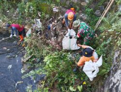 Babinsa Ajak Warga: Kebersihan Sungai Cerminan Kesehatan Masyarakat 