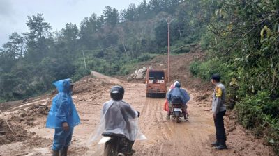 Polsek Lut Tawar Gerak Cepat Tangani Longsor, Akses Jalan Takengon–Bintang Kembali Normal