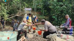 Di Hari Ke Enam,Rutin Polri Bersama Warga Gotong Royong Membangun Jembatan Merah Putih Presisi di Kampung Cikaduen