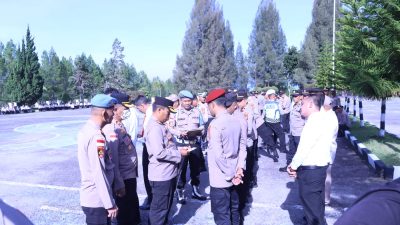 Polres Bener Meriah Gelar Operasi Penegakan Disiplin, Kapolres Periksa Sikap Tampang dan Kelengkapan Personel