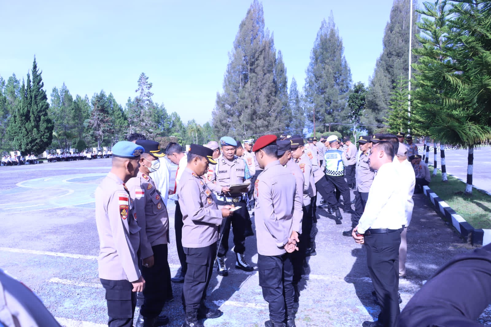 Polres Bener Meriah Gelar Operasi Penegakan Disiplin, Kapolres Periksa Sikap Tampang dan Kelengkapan Personel