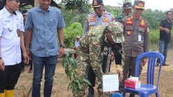 Bupati Sarolangun dan Dansatgas Pimpin Penanaman Pohon di Lokasi TMMD ke-128 di Desa Seko Besar