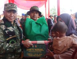 Dansatgas TMMD Pimpin Langsung Pembagian Sembako untuk Warga Desa Seko Besar