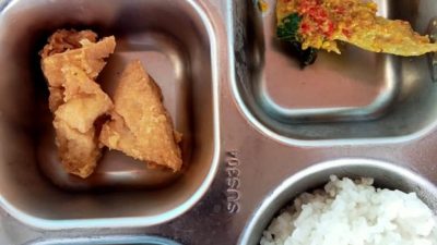 Skandal MBG di Kertosari Lampung Selatan! Ayam Masih Berdarah Dibagikan ke Anak-Anak, Pengawas ke Mana?