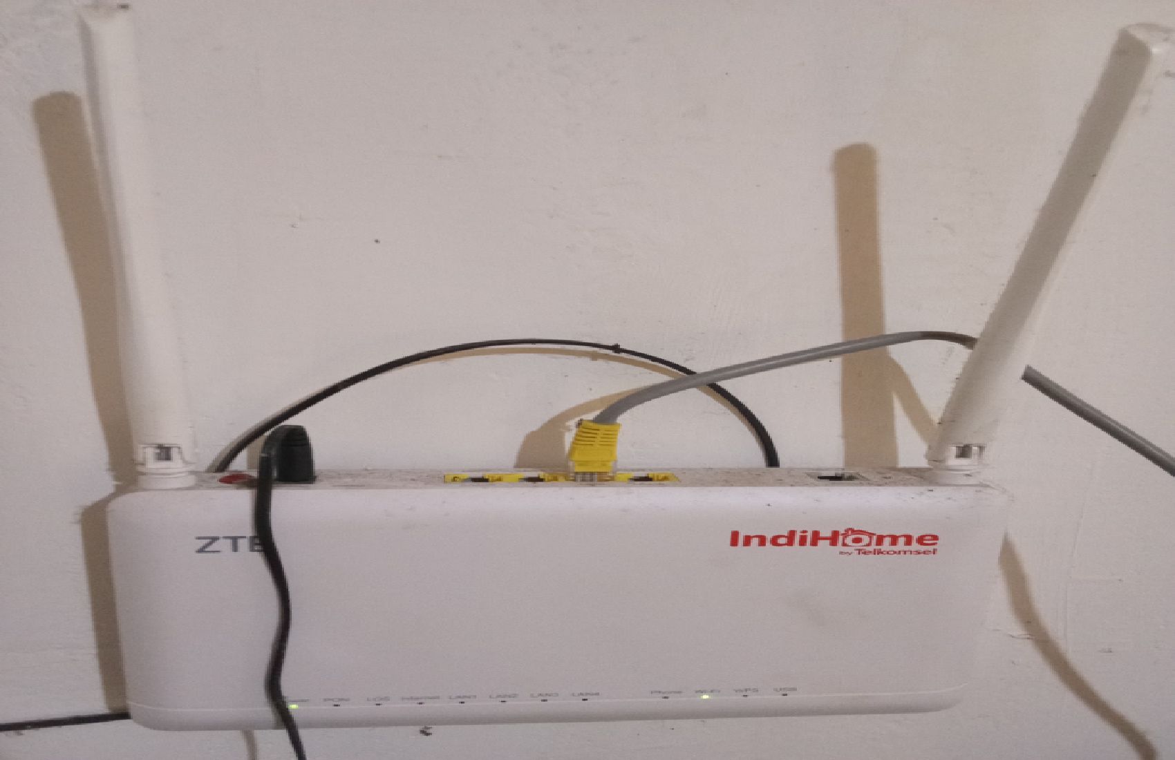 Jaringan WIFI tidak terkoneksi, Pelanggan melapor namun tidak ada Perbaikan dari Petugas serta Pelanggan Akan Melakukan gugatan atas kenaikan Tarif sepihak